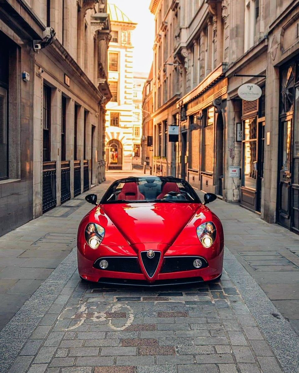 Alfa Romeo 8c