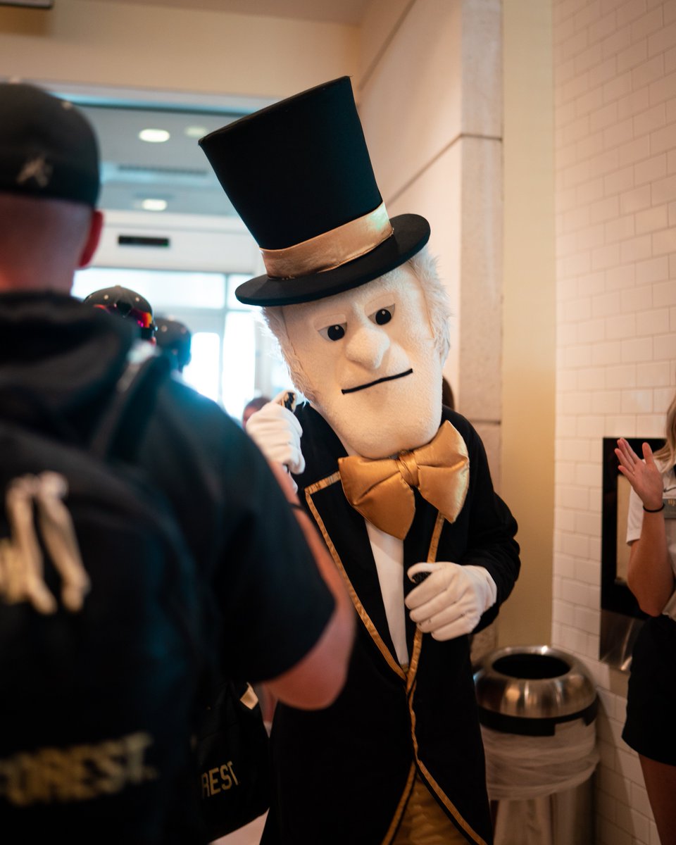 WakeBaseball's tweet photo. Send off Team 109 this afternoon 🎩

📍 Hilton Omaha 
⏰ 3:00PM CT https://t.co/FgP2kyMez9