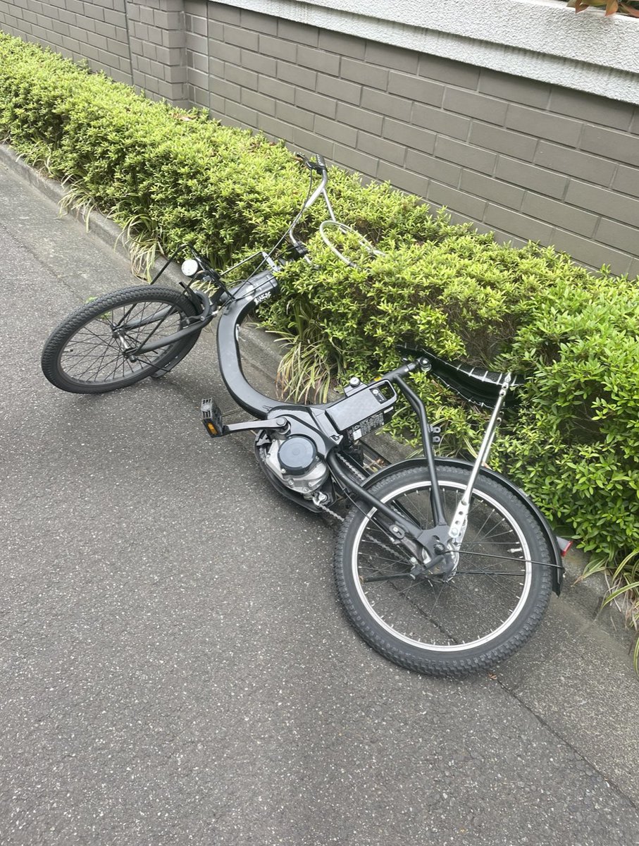 h_mawari_twi's tweet photo. ‼️拡散希望‼️
自転車盗まれました。

6月20日　17:00〜20:00
原宿キャットストリート　ハミルトン前にて。
(鍵はかけてました。)
(撤去でもないことは確認済みです。)

17:00ごろ表参道マーチンの前で男の人が乗ってる目撃情報→根津美術館の方へ向かってたそうです。

初めてのツイートこれかよ。 https://t.co/XIsCD5gZDs