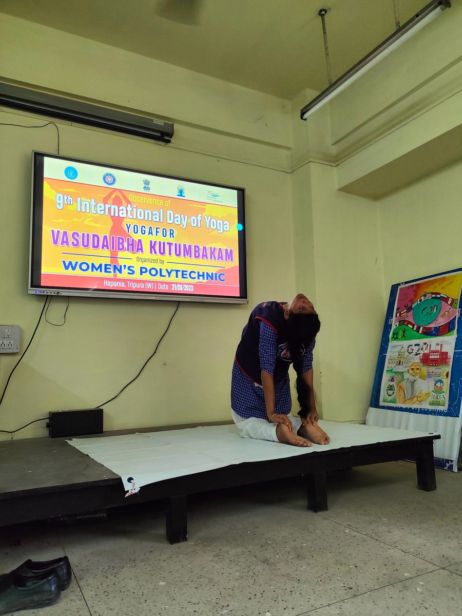 WSpolytechnic's tweet photo. Observing 9th International Yoga Day at Women's Polytechnic, Hapania today Students,NSS Volunteers, Faculty members were participate in the Yoga Program. https://t.co/SvdwvkjCWR
