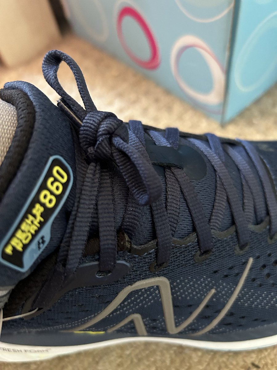 Lairyliam's tweet photo. @NewBalanceUK @newbalance why are you so tight with your laces. They are not long enough to lock them, and double bow them #newshoes #860v13 https://t.co/R58iDTA7c0