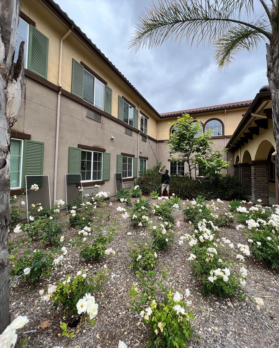 Helping our community with our window washing service. @coastalwinpros #windowcleaning #windowwashing #cleanwindows #oceanside #commercialwindowcleaning #onestopshop #cleanwindows #windowcleaner