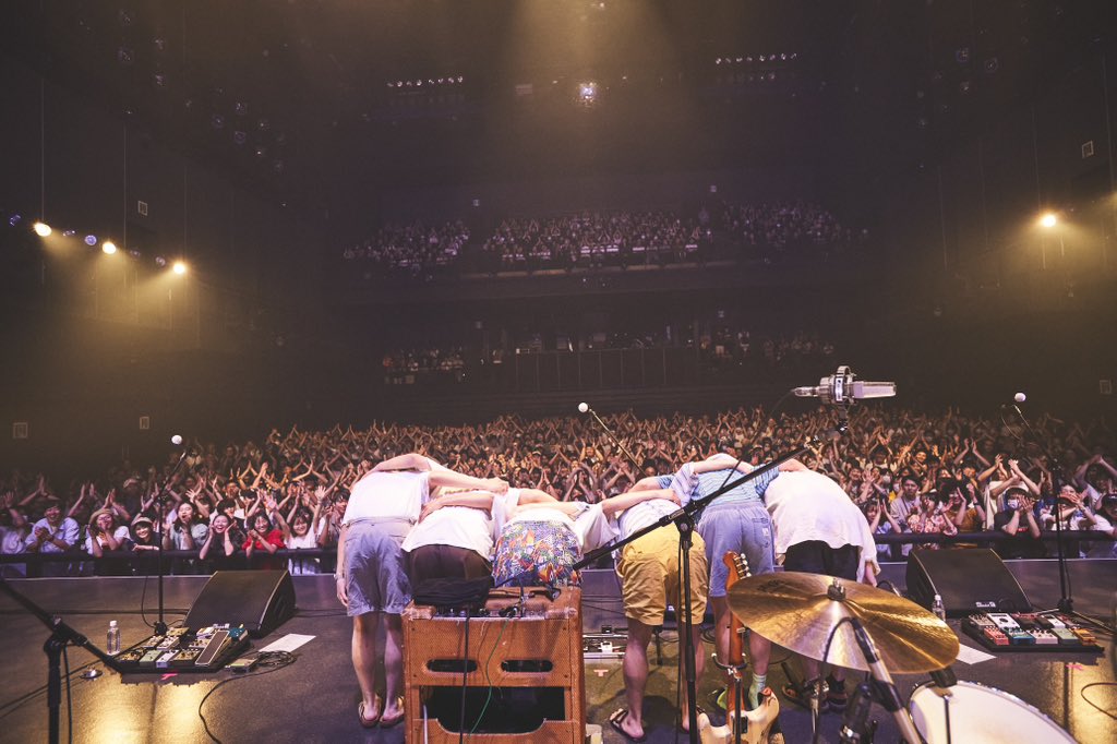 neveryoungbeach's tweet photo. 🌴🌴THANKS🌴🌴
never young beach 5th Album “ありがとう” Release Show TOKYO at Roppongi EX THEATER ありがとうございました🤲
メモリアルな日にみなさんと楽しい素敵な「ありがとう」リリース日となりました🎉
Photo by Yosuke Torii @yosuketorii https://t.co/Q8Mg5EHOOq