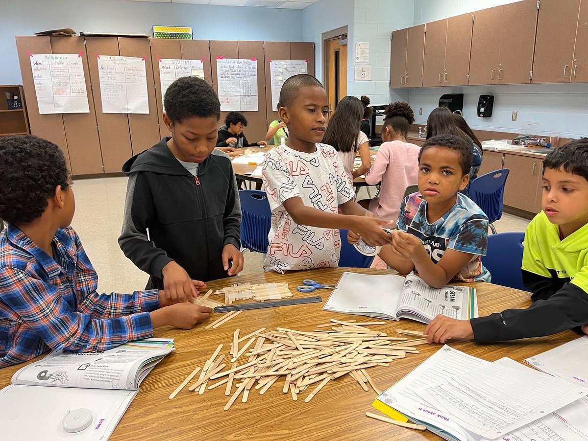 3rd grade students having fun while learning doing our STEAM activities.  Camp Osceola is so much fun! #SDOCGoodtoGreat #caes #caescougars #CampOsceola