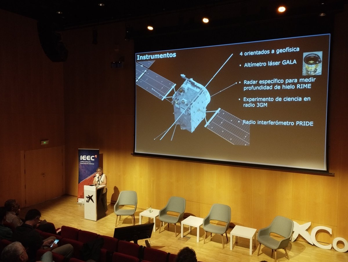 IEEC_space's tweet photo. Una gran varietat de temes a la segona sessió del #FòrumIEEC2023 🛰️
#JUICE amb Luisa Lara (@iaa_csic), #DART i #HERA amb Josep M. Trigo (@ice_csic-#IEEC), #PhotSat amb Ignasi Esteva, Guillem Anglada i Carles Sierra (@ice_csic-#IEEC) i #C3SatP amb Juan Ramos (@la_UPC-#IEEC). https://t.co/5cA9gK0Qqr