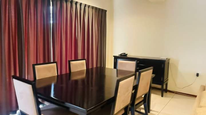 detellebrokers's tweet image. Classically furnished #2bedroom #apartment  for #rent 

🏠All rooms En-suite
🏠 Visitors washroom 
 🏠Living &amp;amp; Dinning Areas
🏠 Fitted AC &amp;amp; Wardrobes 
🏠Fitted Kitchen
🏠 Balcony
🏠Pool &amp;amp; Gym
🏠Standby Generator

♻️Location: Cantonment

💰Rent:$3500(Cedi Equivalent) 

#viralpsost