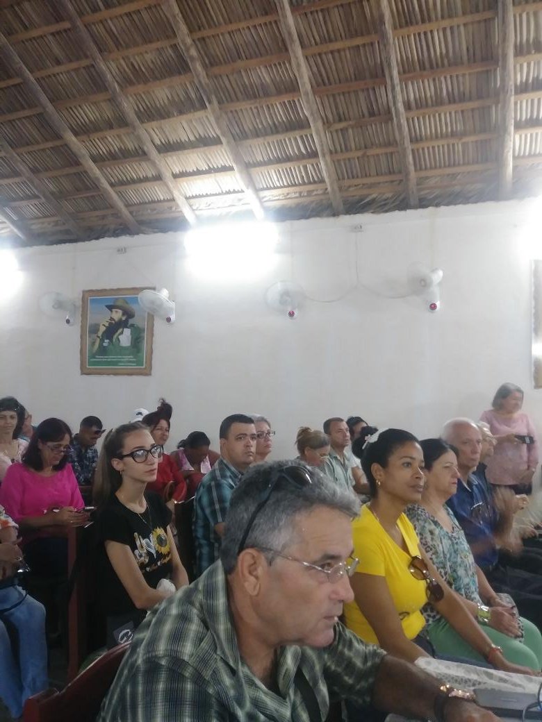 SubdirectoraDe's tweet photo. Continuan proponiendo acciones y proyecciones de trabajo en función de elevar la calidad de la educación en Cumanayagua. #DPECienfuegos #CubaMined #CienfuegosXMásVictorias @FernandezMaryde @CoronaAlexandre @Eugeniocubano @LienMons @meneses_lionel https://t.co/lsCE50MyTh
