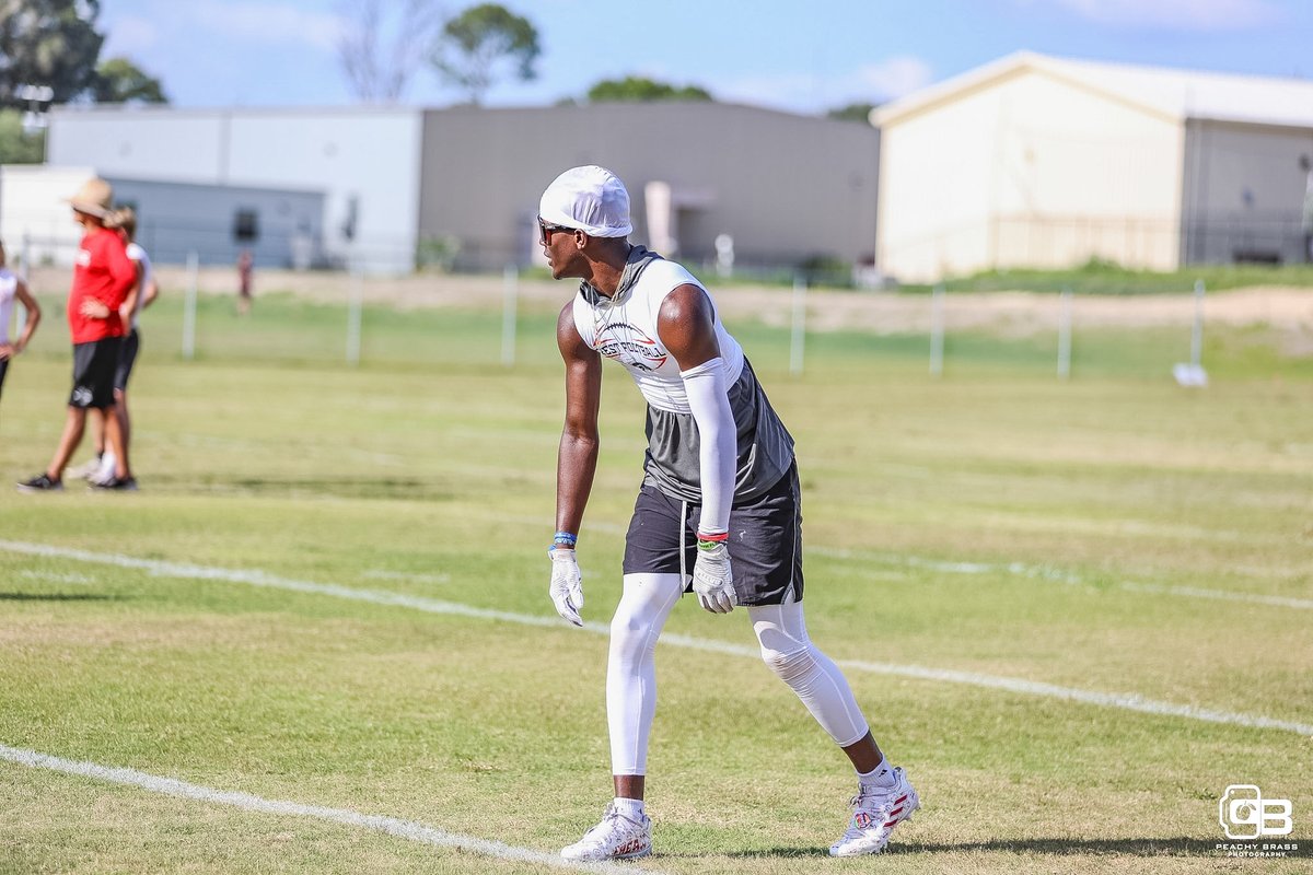 7v7 Football Game  #sportsphotography #sportsphotographer #footballplayer #peachybrassstudios #footballseason #football #gameday #footballphotography #sportsphoto #sportslife #action #photooftheday @Crest_HSFB⁩ ⁦@TheSCHSChargers⁩ ⁦@athletics_schs⁩