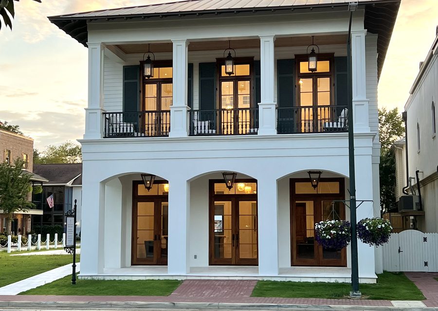 windlock's tweet image. Check out this awesome looking ICF residence in Fairhope, Alabama:
buff.ly/3HbP79C 
#ICF #Insulation #ICFbuilder #ICFhome #Construction #Windlock