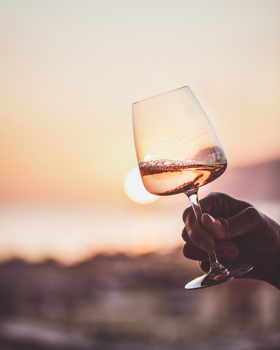 firstleafwine's tweet photo. Today marks the official start of summer ππ· and we're ready to raise a glass to warm weather and long days. From whites to rosΓ©s, our collection has everything you need for the ultimate summer wine experience. Cheers to summer! #SummerSolstice #SummerWine #FirstleafWine https://t.co/loSVUDMqJY