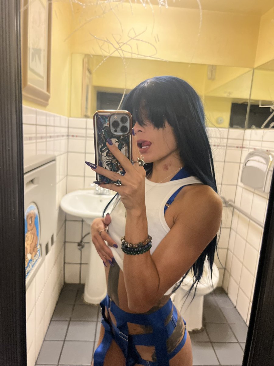 Jadelive on Twitter: "Smash or pass"