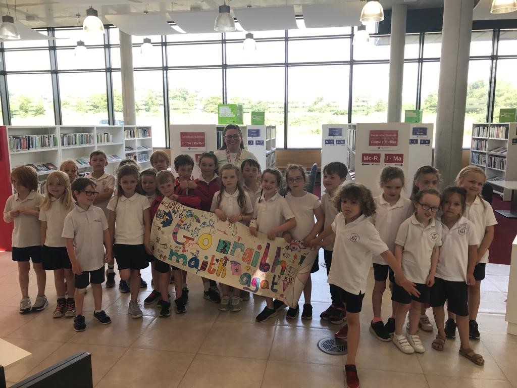 WaterfordLibs's tweet photo. A beautiful 'Go Raibh Maith Agat!' delivered to us in Carrickphierish Library this morning ó páistí na @GSnanDeise!  

Thanks for all your visits to the leabharlann this year!
Looking forward to seeing everyone again in September 😊🌈
#Waterford https://t.co/mAJQFVG10E