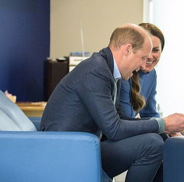 'They found the photo with the budgie smugglers Will'
#PrinceWilliam41
#HappyBirthdayPrinceWilliam