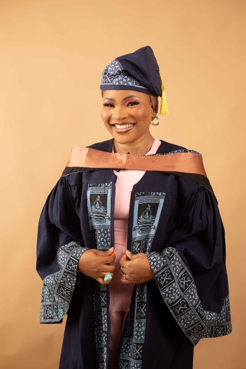 Another degree bagged🎉🎊👩‍🎓💃
Class of 2021
Graduated 2022 and almost done with NYSC 😂
Convoking 2023😂😂😂
Alhamdulilah cos #GodDid #LASU26thConvocation #Lasu