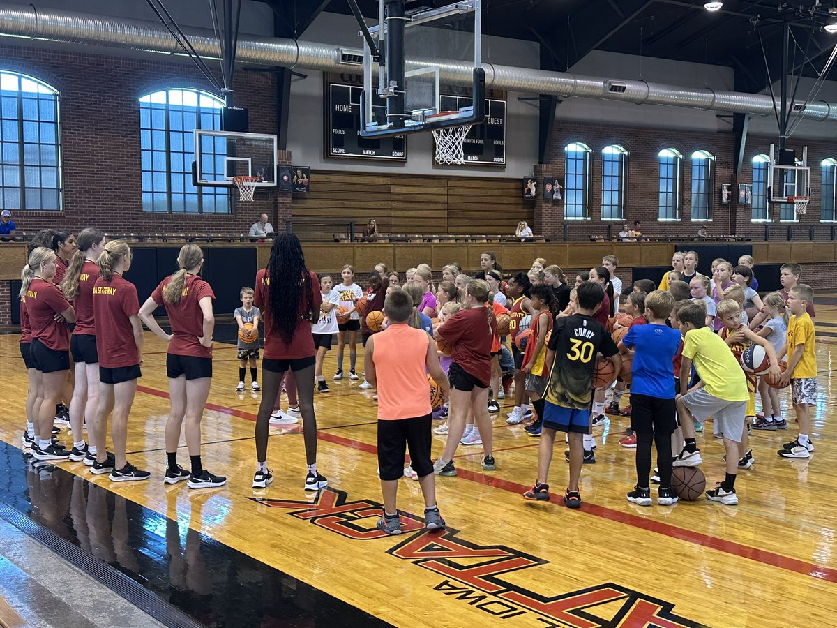 brentblum's tweet photo. First ever @WeWillCllective camp with @Elite360Train and @CycloneWBB. Dream come true to see this come together. Gym is alive this morning! 🌪️🌪️ https://t.co/6tWWRzZYC4