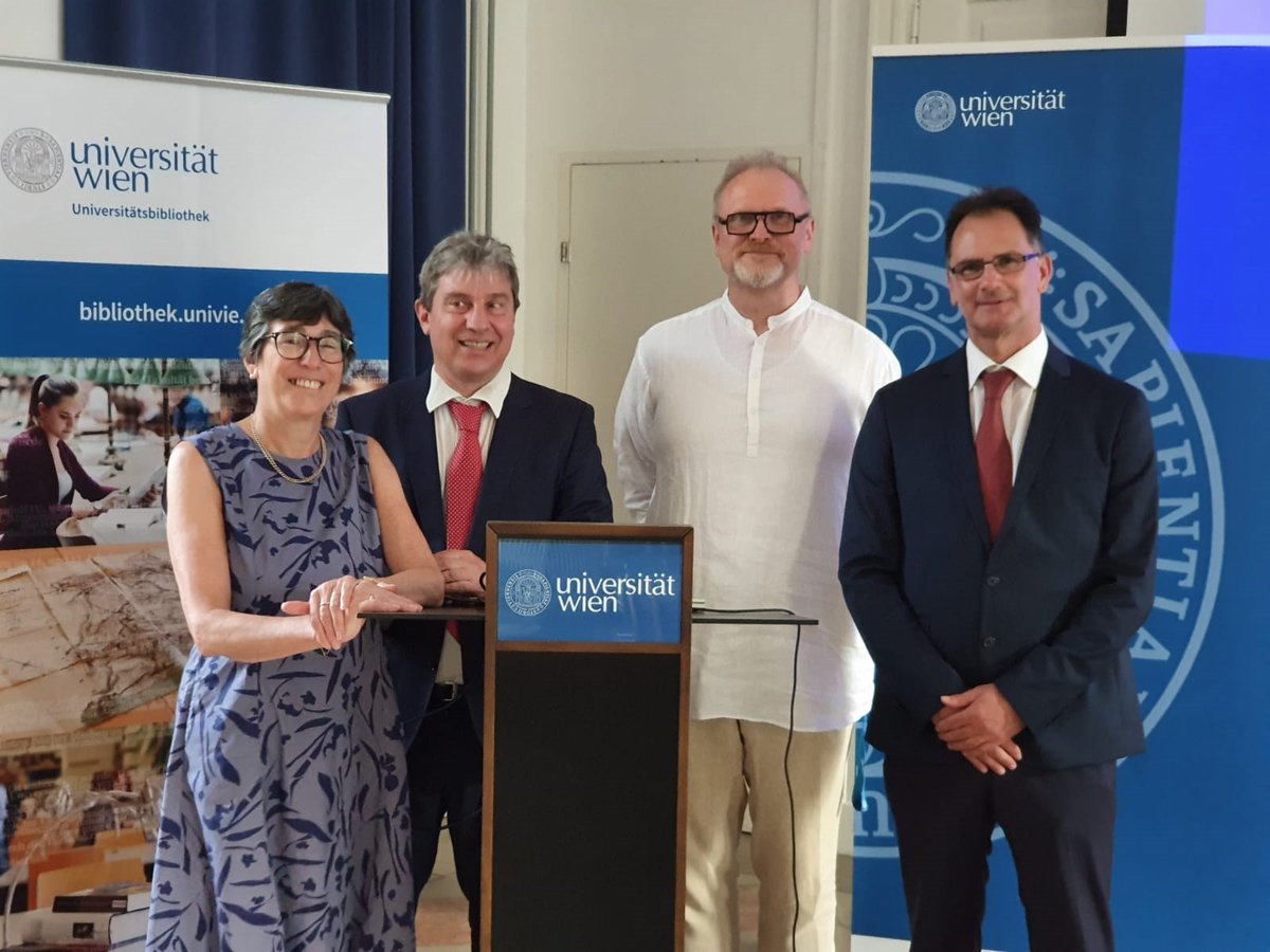 IsraelinAustria's tweet image. Die Botschaft war gestern durch Konsul @HerzelEdri bei der Eröffnung der Ausstellung "Code Name Mary: Das außergewöhnliche Leben von Muriel Gardiner" des @FreudMusLondon, erweitert durch @univienna, am Campus der Universität Wien vertreten.

Die Amerikanerin Muriel Gardiner war…