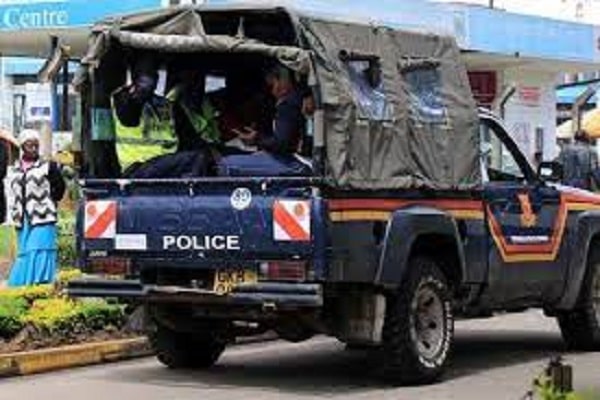 Two Police Officers Killed In Suspected Al-Shabaab Attack Reading Time: 1 minute Two police officers have be #Al-shabaab #Government #Mandera #Nairobi #Policeofficers