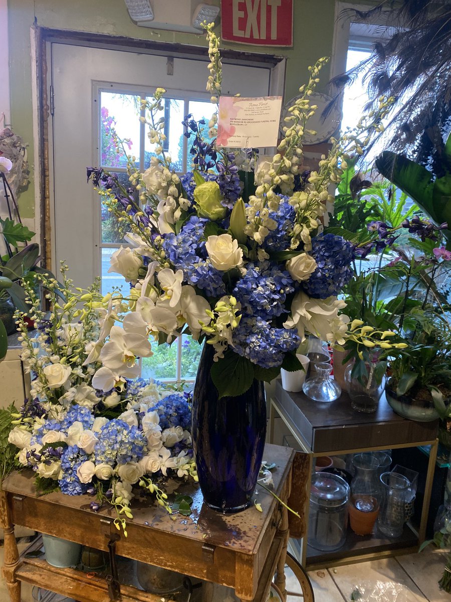 ROMAFLORIST's tweet image. 