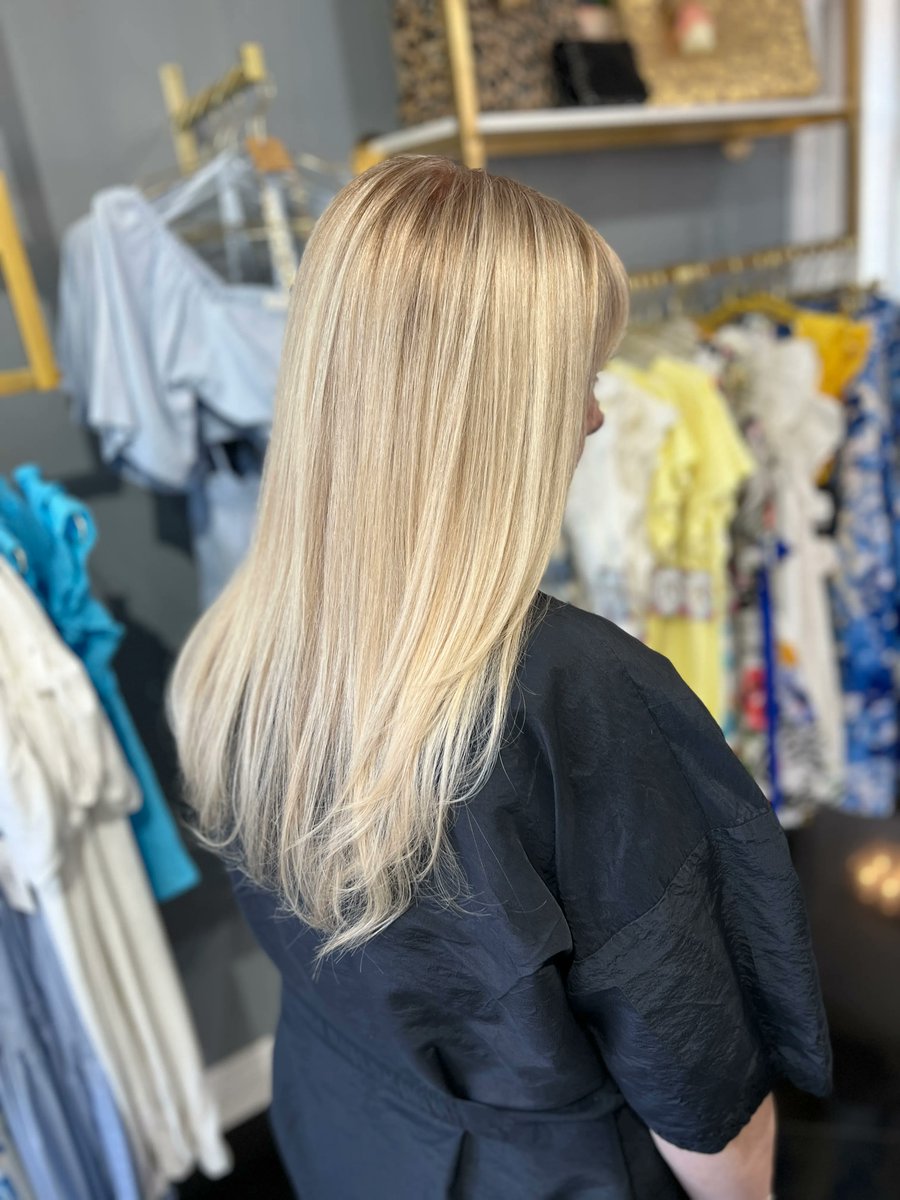Jessi says Michaela’s color is one of her fav’s! She enjoyed catching up with Michaela. Jessi says Michaela is one of the kindest, gentlest people she’s ever met and is always humbled by her. 

#thewoodlands #springhairstylist #oribe #handtiedextensions #thewoodlandshairsalon