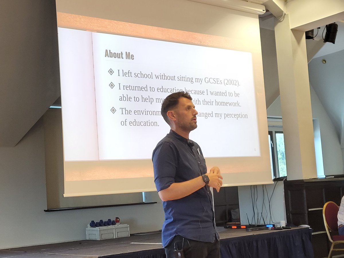 WensumEngHub's tweet photo. Ending an amazing day with author, educator, award winner and reader @Nigel_86 
#books #author 
@HubMyland @OpenUni_RfP @educationgovuk https://t.co/alB0xDt8Sv