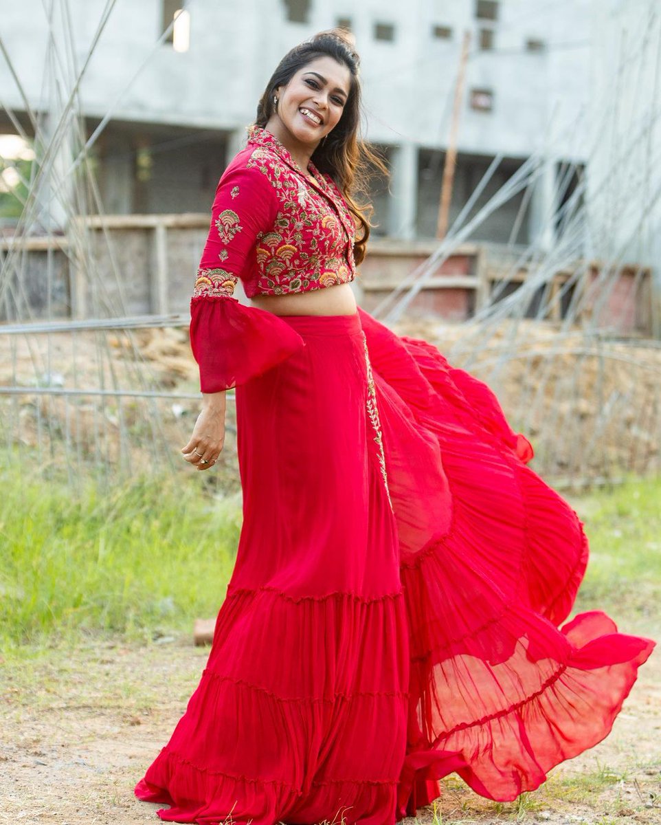 PrincessKikian's tweet photo. Alluring ,Admirable And Beautiful Goddess @KikiVijay Madam She Establishes Her Elegance In A Grand Manner.

@alphonsamary19 https://t.co/z7tecZqptX