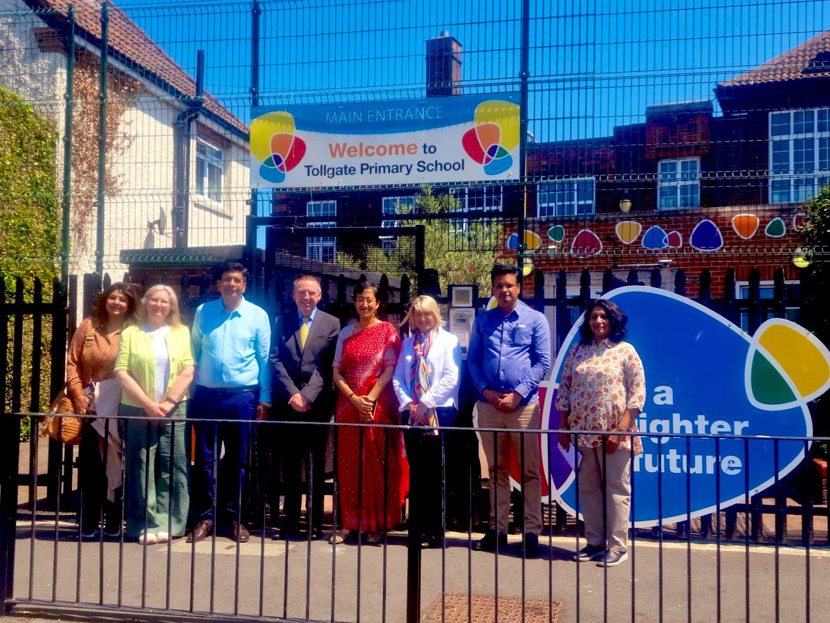 TollgateE138SA's tweet photo. It was such an honour to have a visit from @AtishiAAP this week at Tollgate. The minister of Education for India ๐ฎ๐ณ and her delegates toured the school followed by a discussion with our CEO around the sharing of pedagogical practices. #education #edutwitter #pedagogy #indiaed https://t.co/xNyh9TyfzU