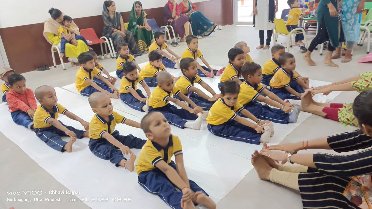 ChhaviBajpai225's tweet photo. #CSCPeYoga
#MyYogaMyPose
#CSCBalVidyalaya
#UttarPradesh https://t.co/a0XdIr9z5r