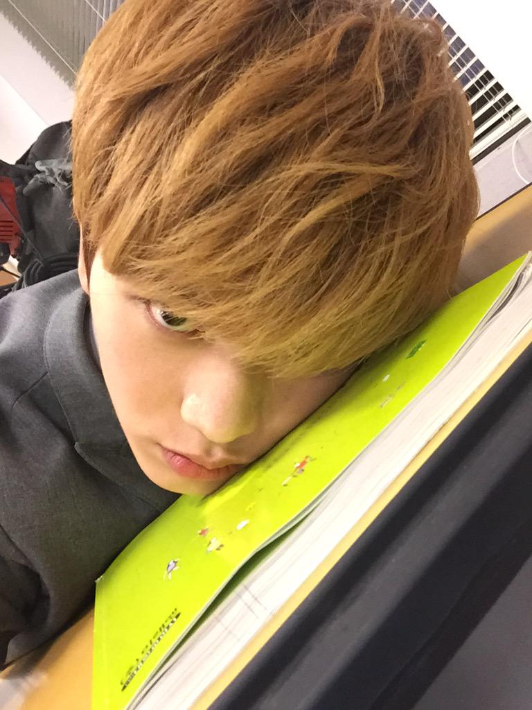 6foxcute's tweet photo. 육성재씨 2023 공태광 부활 기념
레전드 셀카 재현 부탁드립니다. https://t.co/mCL3sIn0Bs