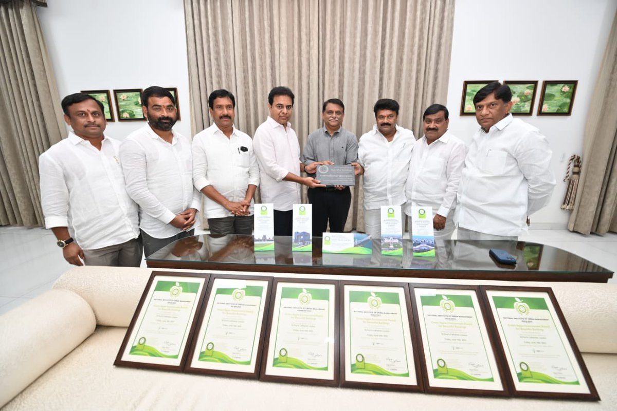 Green Apple Environment Awards - with hon'ble Chief Minister sir, minister @KTRBRS, @YadavTalasani, #PrashanthReddy garu & Chief Secy @TelanganaCS HCM appreciated that #Telangana got the international recognition in maximum categories of buildings @TelanganaCMO