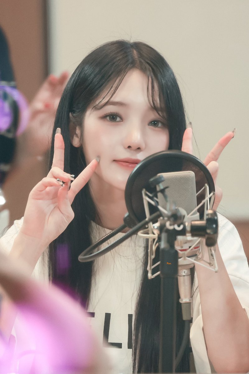 230620

🎙️

#Unlock_My_World 
#menow
#노지선 #RohJisun
#프로미스나인 #fromis_9