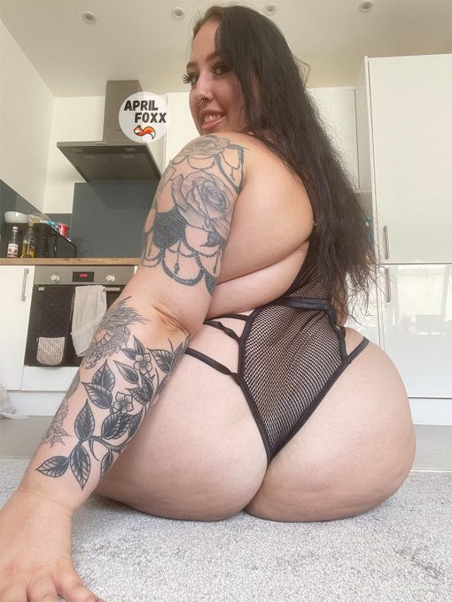 Send me your cock in comments? https://t.co/HWNylxMWBU