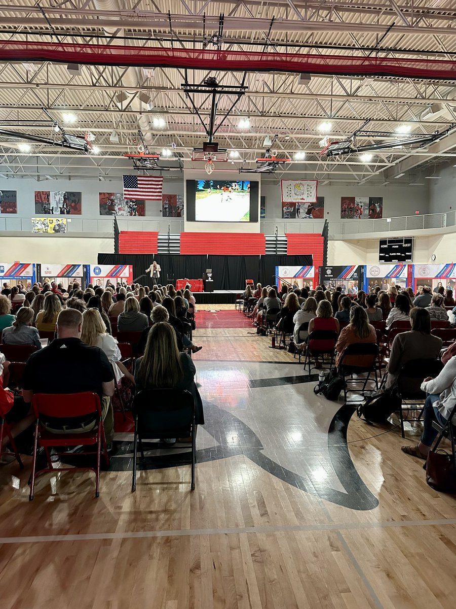 2 Days of INCREDIBLE learning, growing, empowering and engaging educators! Closing out the #WeGotThis Summit @DLPublicSchools with @myrondueck and his Ch-Ch-Changes keynote!