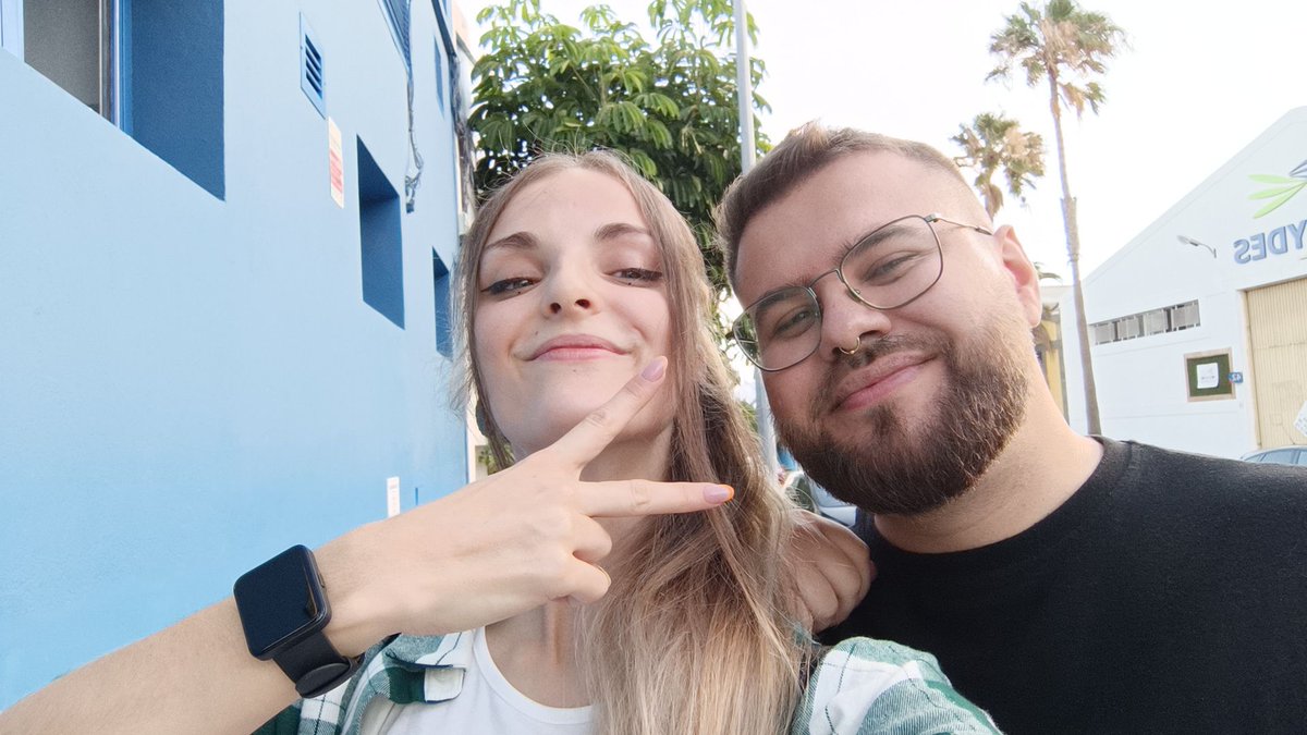 Gracias, mil gracias a <a href="/RTVCes/">RTVC</a> y a <a href="/NuncaEsTardeTVC/">Nunca Es Tarde RTVC</a> por permitirme conocer a una de mis mejores amigas, gracias por este momento tan bonito y gracias a <a href="/yeroppa_/">Yeroppa 🔻🇮🇨</a> por prestarte a venir, te quiero muchísimo ❤️❤️