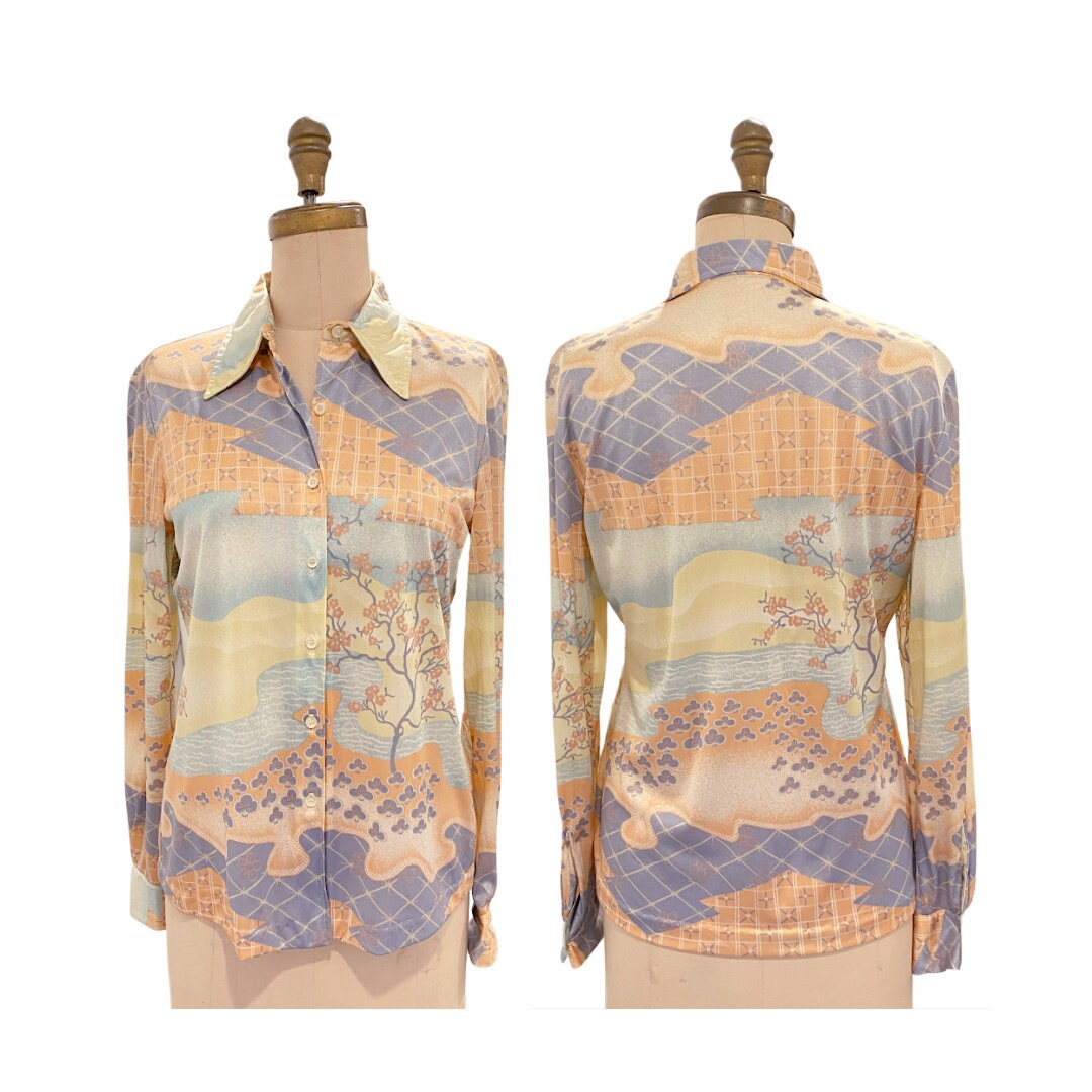 RetrouvBiz's tweet photo. Vintage 1970s top | Intuitions by Kathy Manning | 70s free flowing boho vibe nylon shirt | Size S - M https://t.co/ztHdjODZOR #RetrouverBizVintage #Etsy #PinkAndGray https://t.co/Diz2AYAGeE