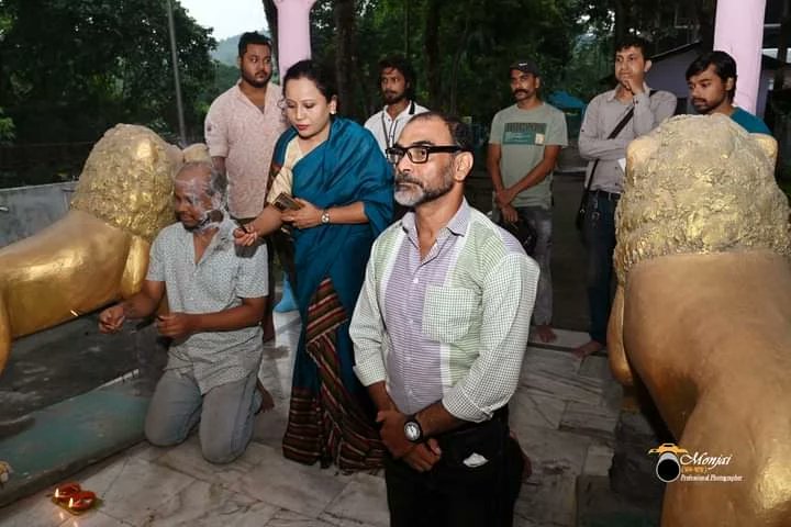monjai13's tweet photo. At the Subh Mahurat of an Assamese Film "Sangram" under Bi. Mo. Films. Monjai's third project as a still photographer in the film. Need your blessings.

 #photo #photographer #filmmaking #mahurat #photography https://t.co/R891BHJup4