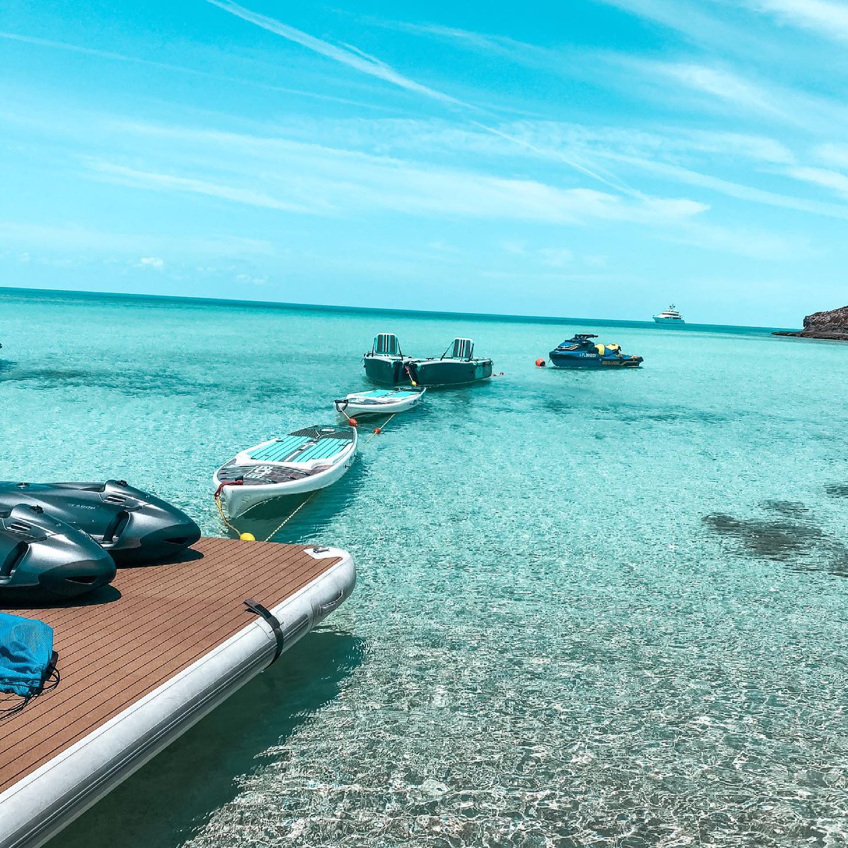 BeeyondBoats's tweet image. What would be your go to toy on a beach setup?