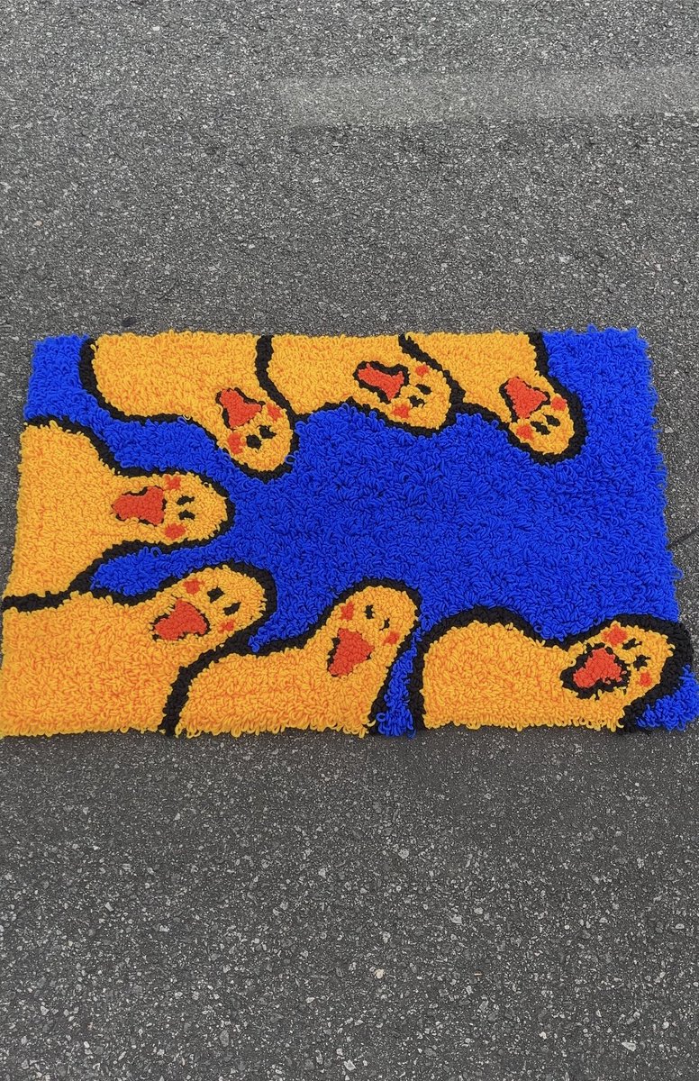 _thefeyi_'s tweet photo. Pictures from my first rug commission. I’m so excited and I would be flooding Twitter with the different angles. 😂😂😂 https://t.co/bMePznJ8tE