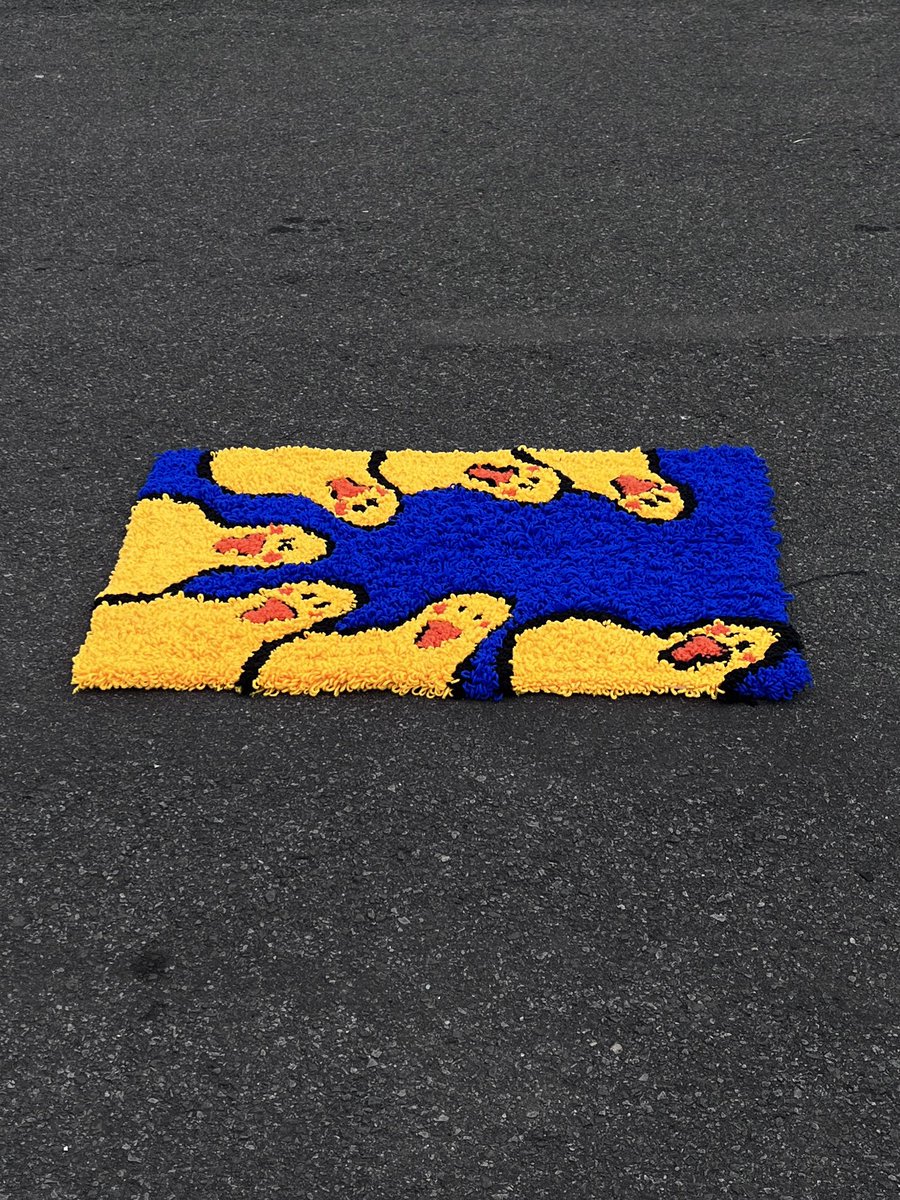 _thefeyi_'s tweet photo. Pictures from my first rug commission. I’m so excited and I would be flooding Twitter with the different angles. 😂😂😂 https://t.co/bMePznJ8tE