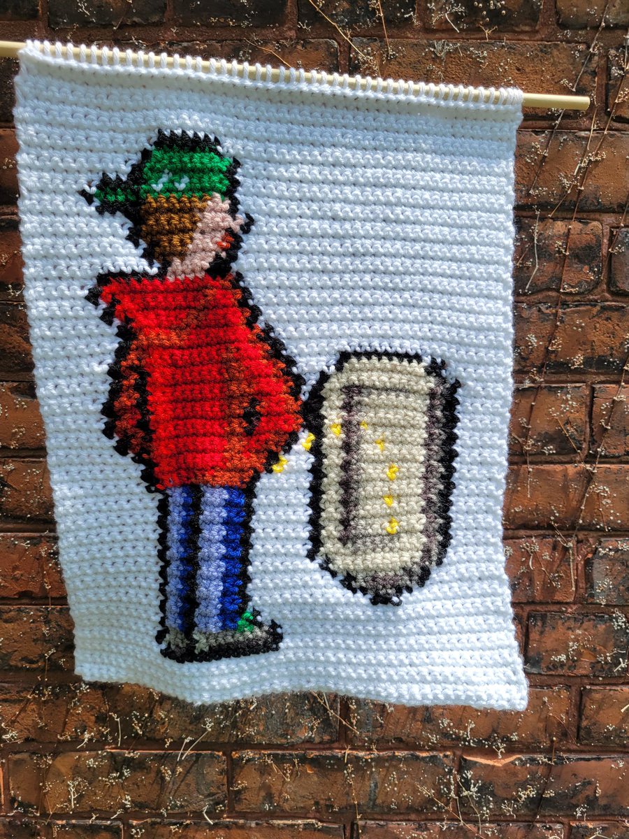 Recently completed tapestry crochet piss. #grannydave #crochet #crochetoftwitter #menwhocrochet #queercrochet #queerart #gayart #urinal #urinalart #lgbtqcrochet #fiberarts #pissart