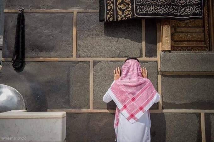 1whatsapp_'s tweet photo. "إنْ أعطَيتَنِي مَا أطلبُ فَبِرحمتِك
وإنْ منَعتَنِي فَبِحكمَتك
وأنا على بابِك لا أبرَح حتّى أبلُغ." https://t.co/C8r7AFnVHf