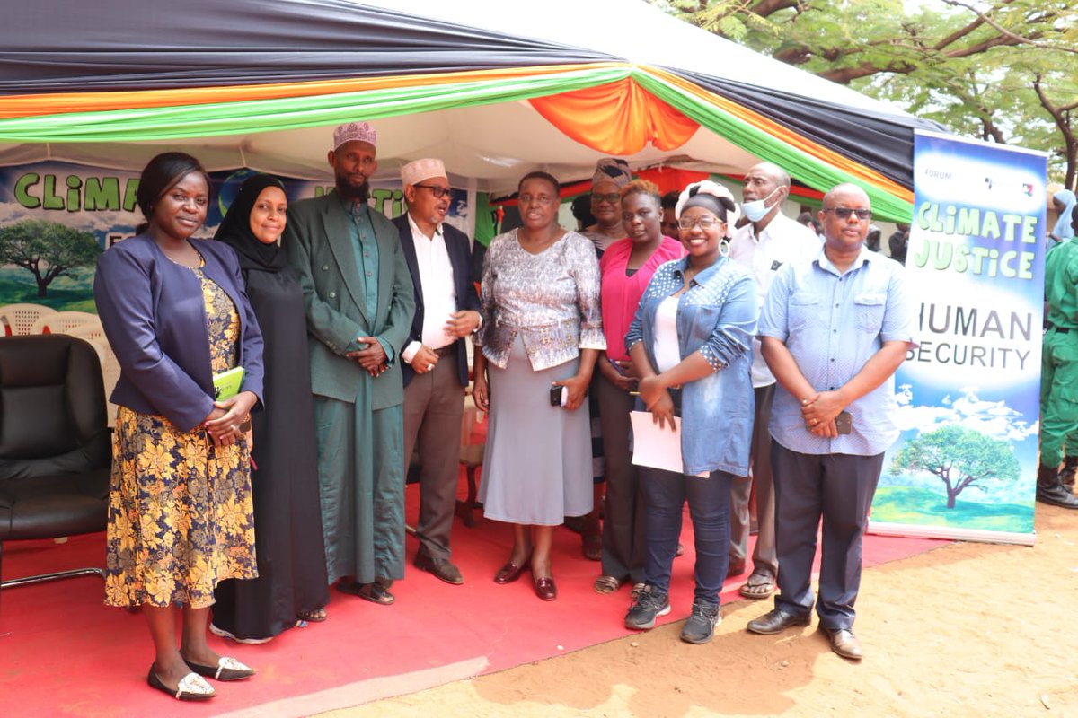 THE LAUNCH OF CLIMATE JUSTICE PROJECT-TAITA TAVETA

 Together with <a href="/HakiAfrica/">HAKI Africa</a>, the Climate Justice for Human Security project was launched at Sowene Pry School. We planted +200 trees &amp; empowered the participants on the importance of a clean, safe environment &amp; water harvesting.