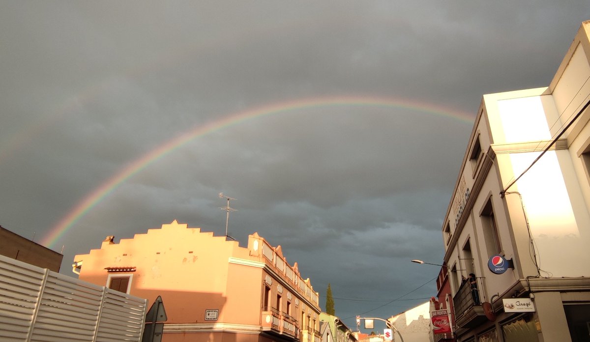 Andoni_Leon's tweet photo. A ver los de Vox cómo quitan ese 🌈🏳️‍🌈 

Ni un paso atrás 💪 https://t.co/AxD9IOrmhZ