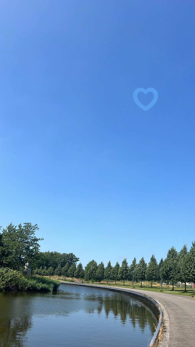 Rily_516's tweet photo. 切るべきかこのまま様子を見るべきか悩みどころ
それ以上にいい人が見つかれば切れるのになかなかそれ以上の人が見つからない😕🙈 https://t.co/Z8x5CZSAGX