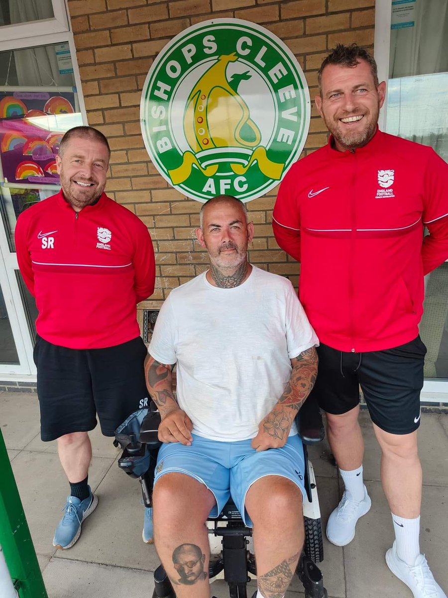 Passed my UEFA B tonight, I'm so chuffed, all my hard work, especially coaching from a wheelchair,if I can do it,then others can too,there's no excuse,thankyou so much to <a href="/SteveLilley4/">Steve Lilley</a> <a href="/HelpMakingSense/">Simon Russell</a> <a href="/mikebyrnecoach/">Mike Byrne</a> and Nathan!! <a href="/GlosFA/">Gloucestershire FA ⚽</a> <a href="/EnglandFootball/">England Football</a> <a href="/Goal_Click/">Goal Click</a> retweet ppl!