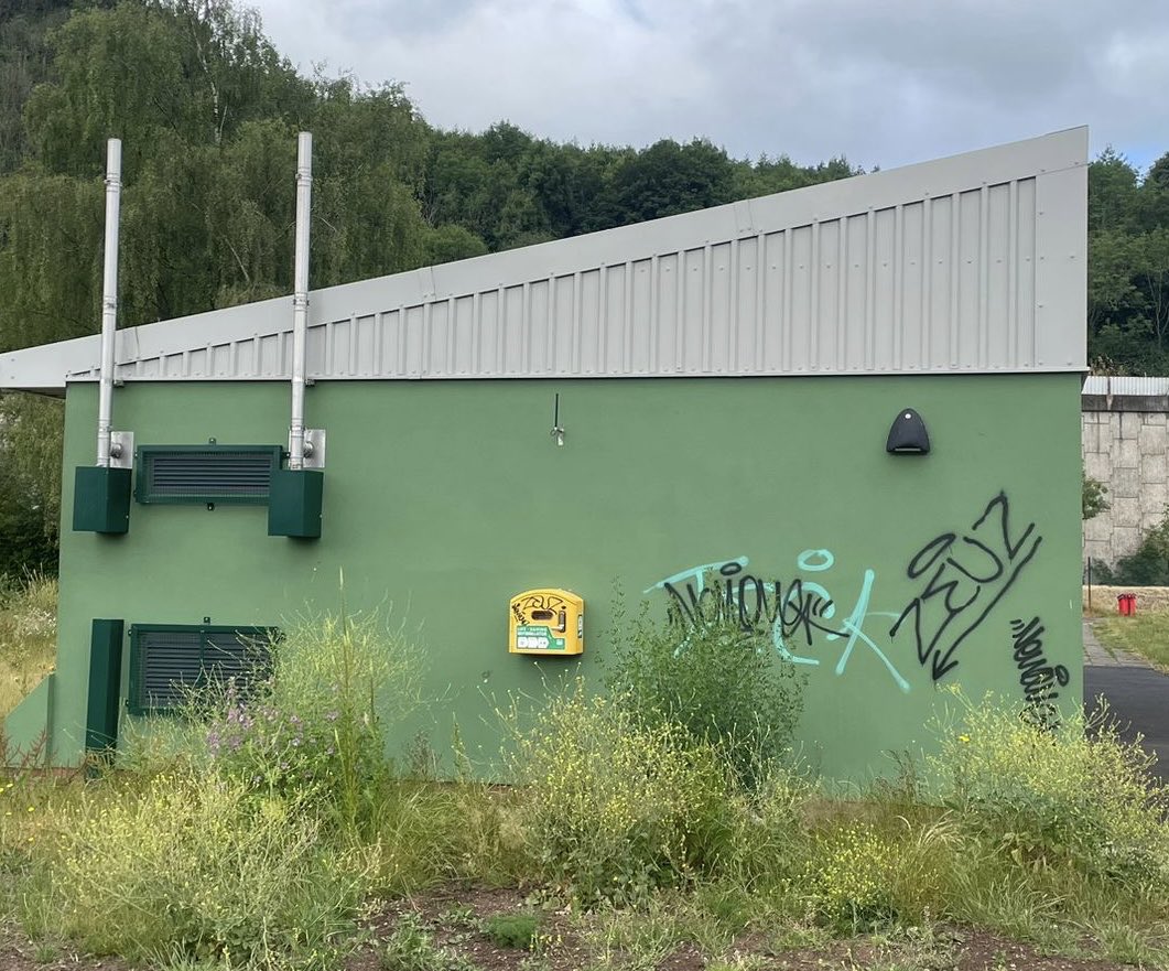 ACPontymister's tweet photo. ⁦@CuckooRisca⁩ ⁦@RiscaTC⁩ ⁦@CaerphillyCBC⁩ not only are the changing rooms being defaced by local scumbags but we’re also finding loads of dog mess on the pitch. What is wrong with people? #sadtimes https://t.co/IXH0WC2Jit