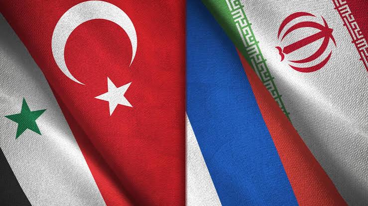 Kazakistan Astana'daki Suriye görüşmelerini sürpriz bir biçimde bitirme kararı aldı.

Rusya Devlet Başkanı'nın Suriye Özel Temsilcisi Alexander Lavrentyev, görüşmenin ardından düzenlediği basın toplantısında, bu kararın Rusya, İran ve Türkiye için sürpriz olduğunu ifade etti.