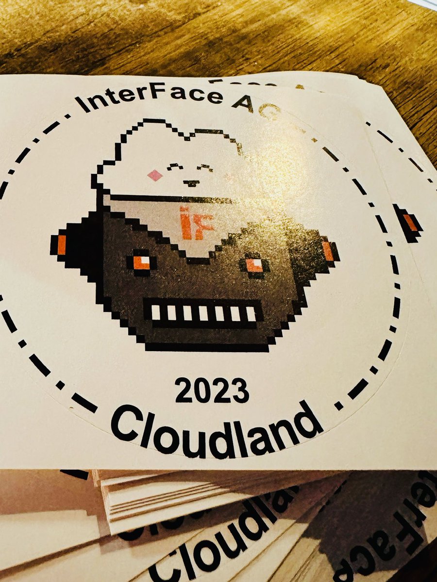 Die „Summer Night powered by InterFace“ ist angelaufen! 

Wunderbares Buffet, tolle Stimmung und JP &amp; Friends entern mit Vanessa Iraci gleich die Bühne 🕺🏼🥳😃 

Um 22:00 Uhr gibt es eisgekühlten Gin Tonic &amp; Cuba Libre – auf Kosten des Sponsors ✌🏻

Danke <a href="/InterFaceAG/">Neues von InterFace</a> 🙃