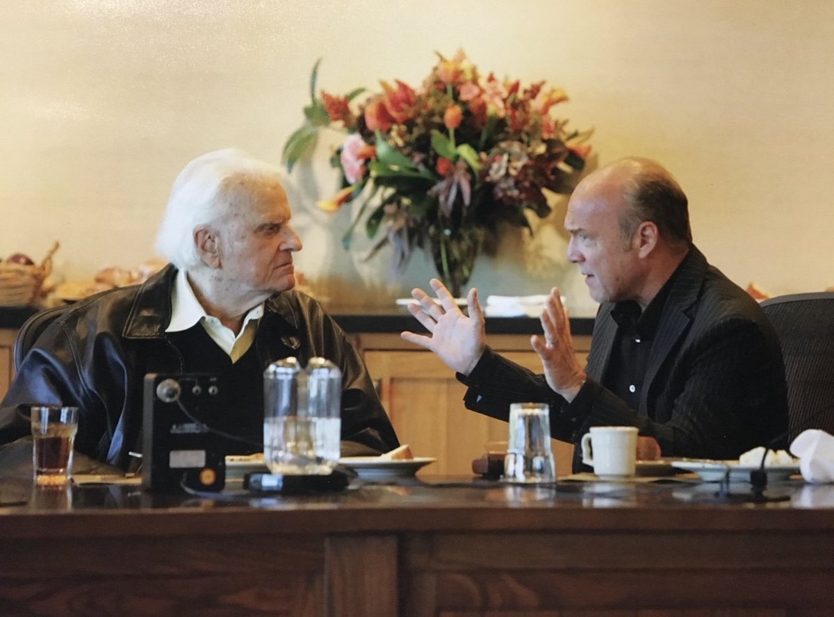 Greg Laurie tweet media