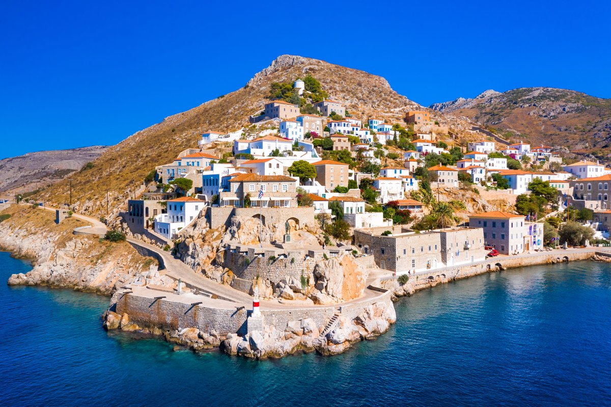 📌 View of the amazing Hydra island 🇬🇷

#hydra #greekmood