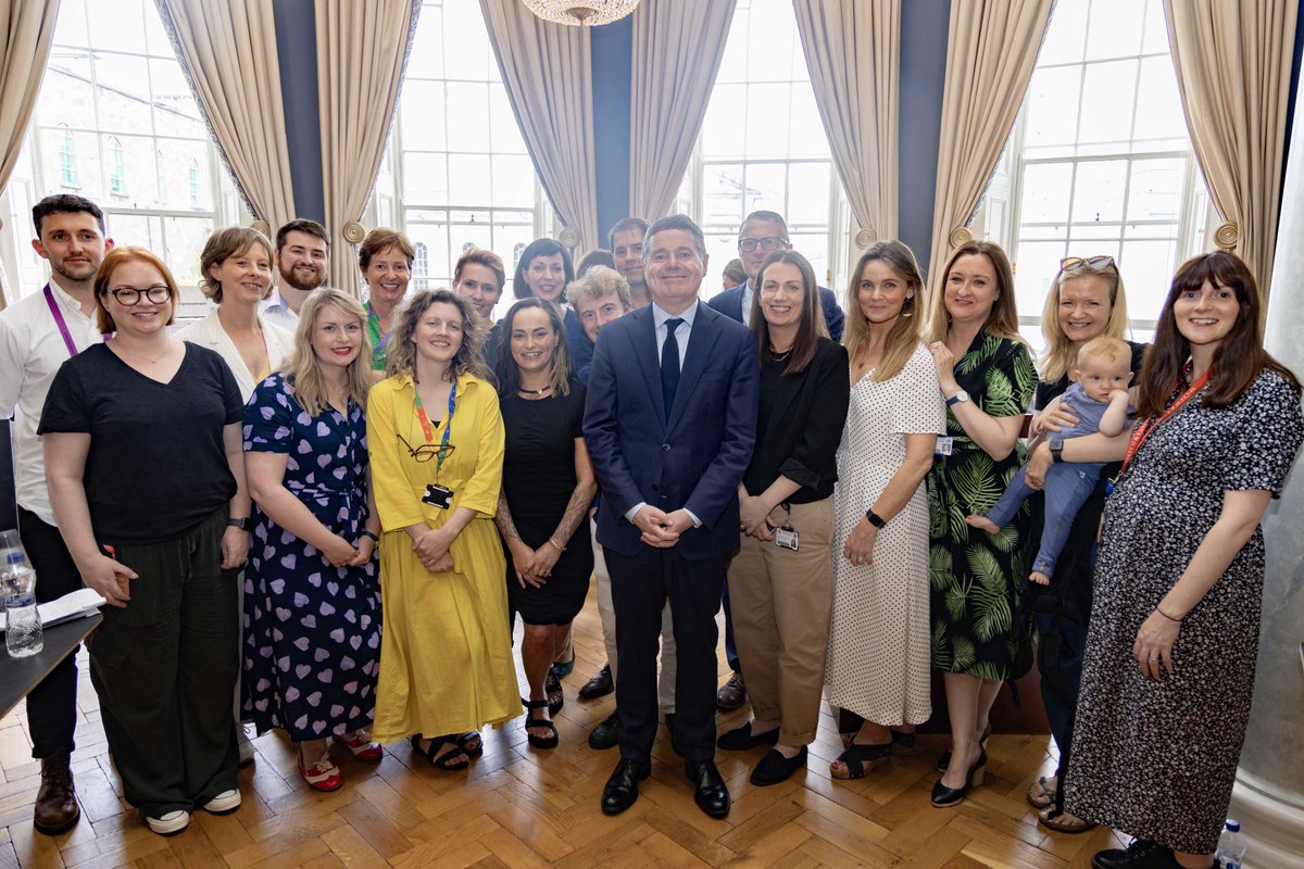 Paschald's tweet photo. Congrats to @MaterTrauma @MaterTransformation on 10 years of improving healthcare experiences. The focus on teamwork, outcomes, diversity of opinion &amp; changing patient lives is awe-inspiring. Well done to all https://t.co/fRAkFGV5V6 https://t.co/fwjT0dIOZ5